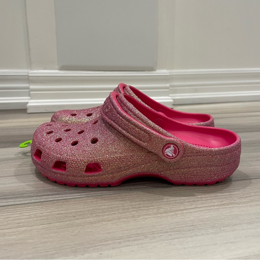 NWT CROCS Big Kids' Classic Iridescent Glitter Clog Pink Size Junior 5 J5